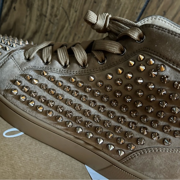 Mens size 42 Louis Vuitton fits like an American size 8.5-9 - Picture 4 of 4